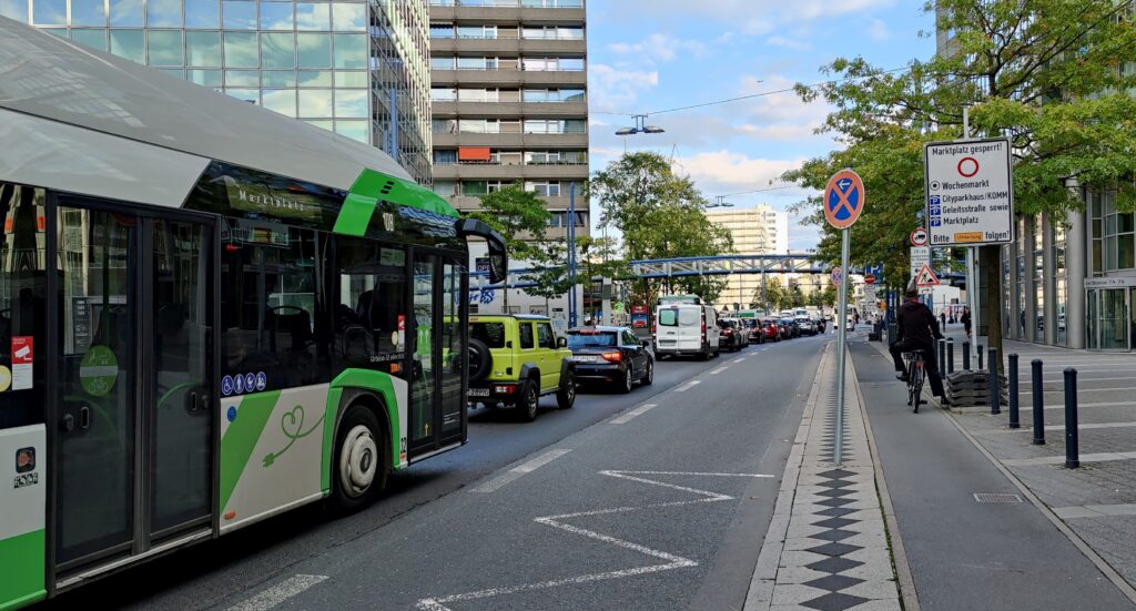 Verkehrsstau auf der Berliner Str.